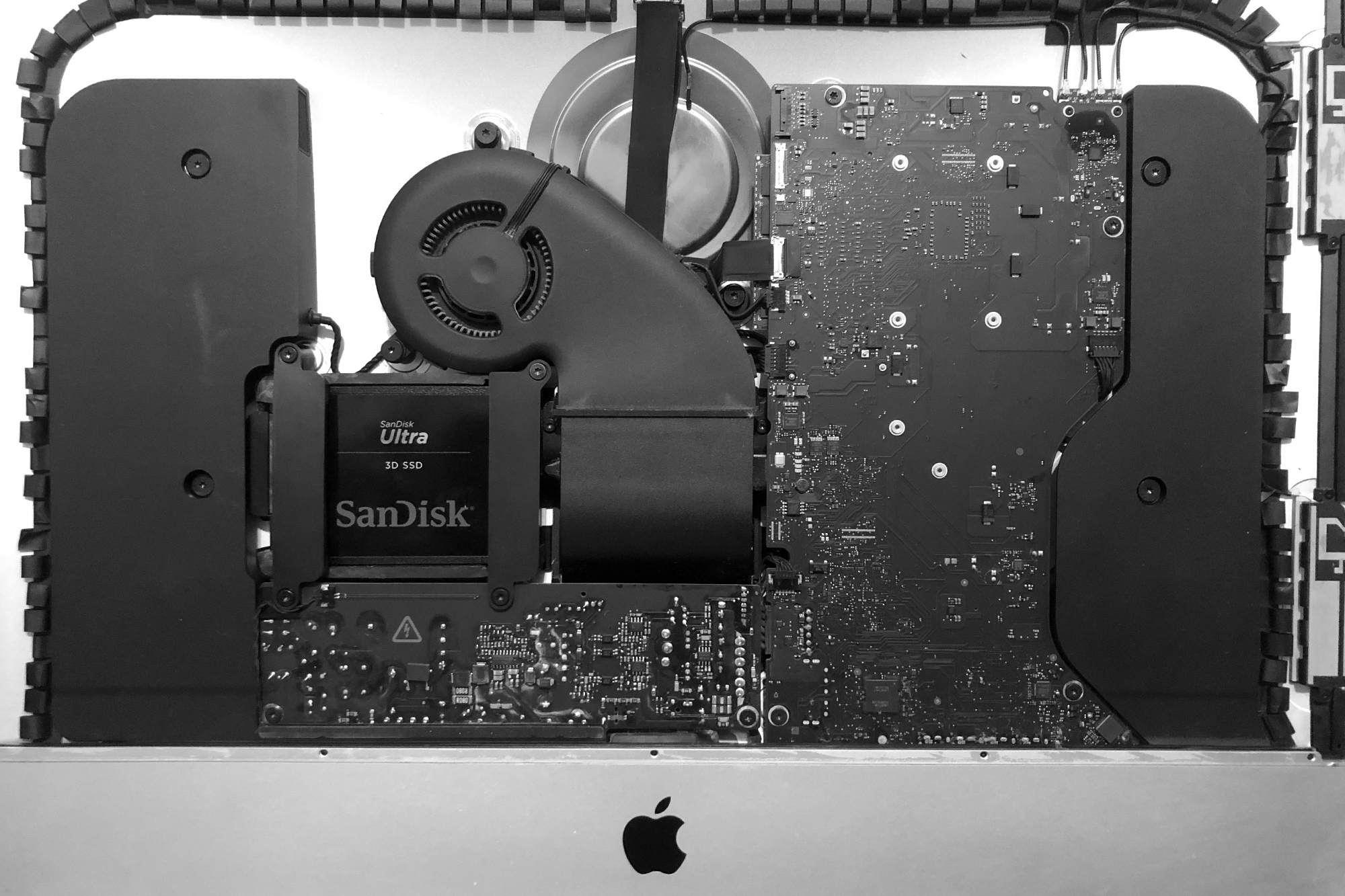 I Mac 21.5インチのメモリ増設＆HDDからSSDへ大改造。 | TETSUYA MAG ...